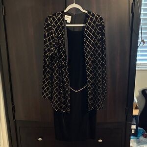 Chic Black and Gold Long Sleeve Dress